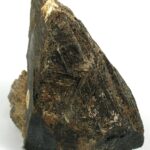 1200px-Gadolinite-(ce)-tuc1034d