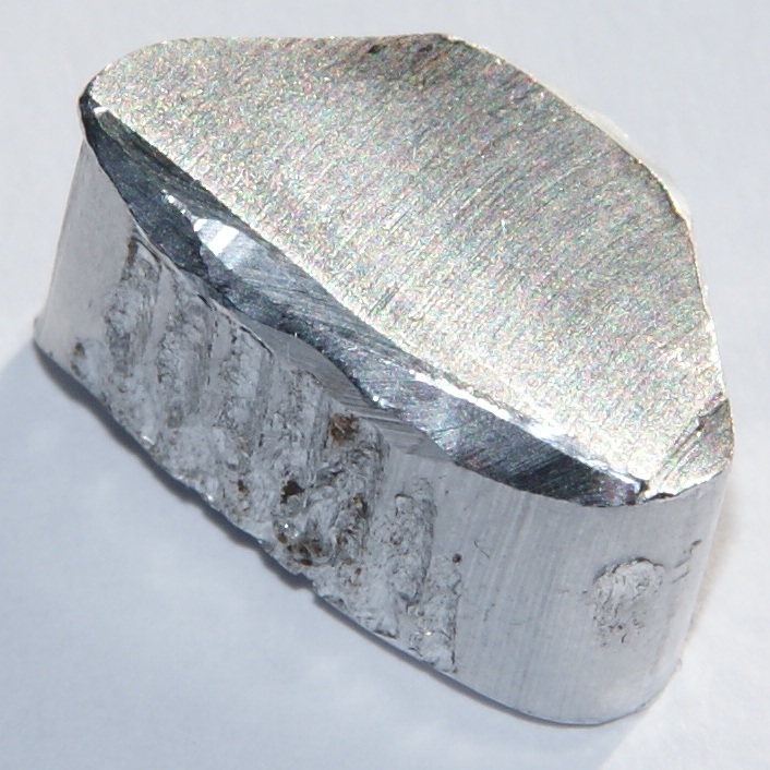 Al – Hliník